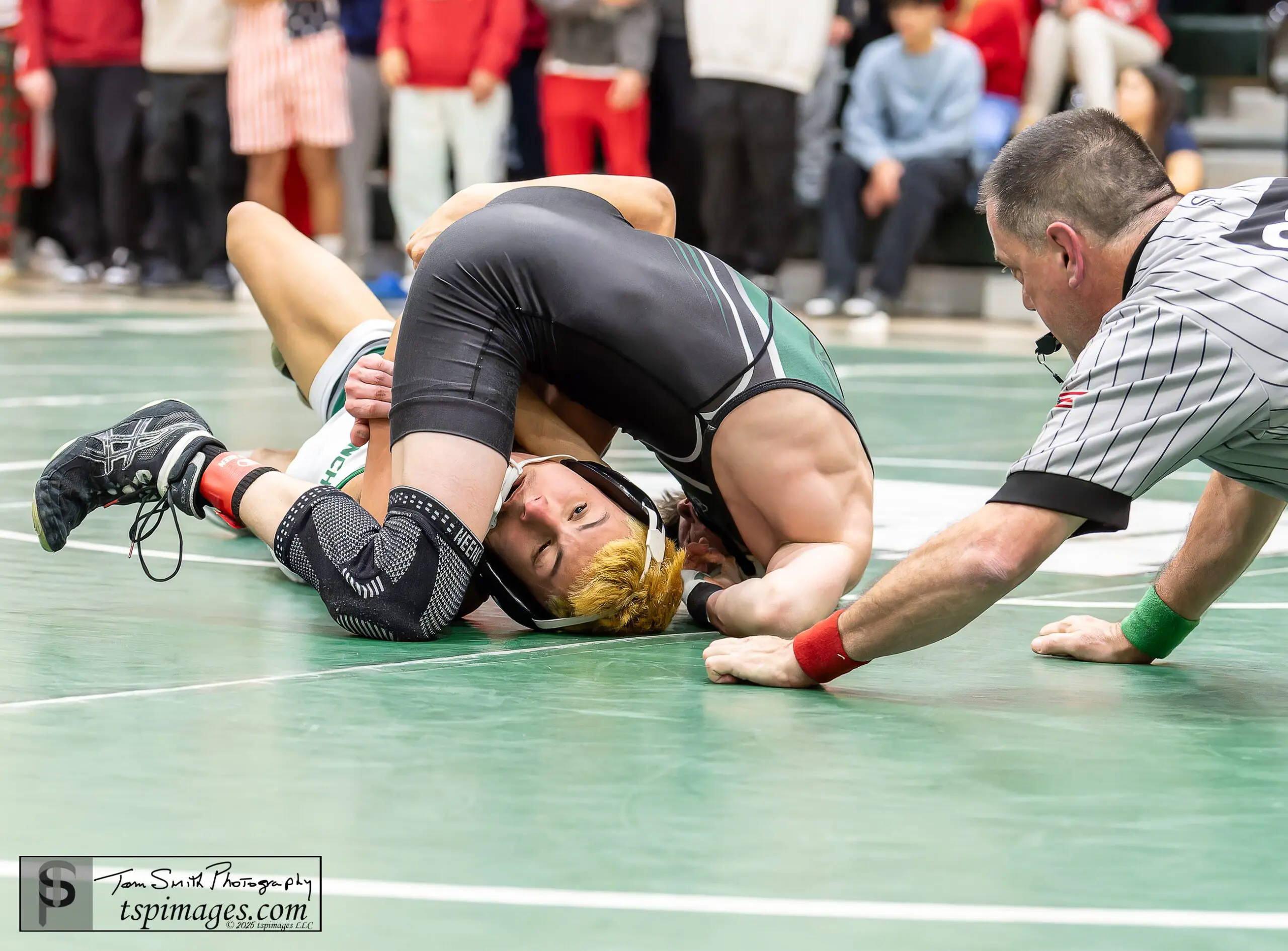 113lb CN Griffin Walsh vs LB Dominic Lugo_ - Shore Sports Insider Photo credit: Tom Smith | tspsportsimages.com - 113lb CN Griffin Walsh vs LB Dominic Lugo_