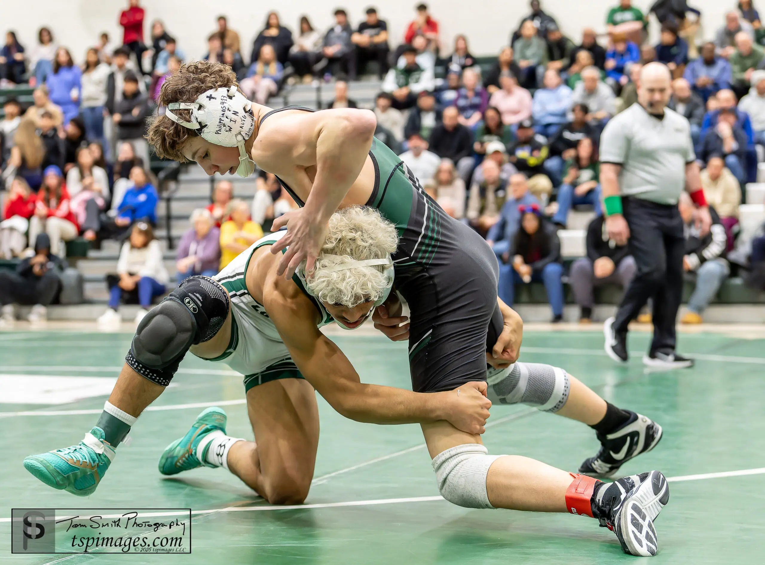 132lb CN Nicholas Zecchino vs LB Tristen Hepburn - Shore Sports Insider Photo credit: Tom Smith | tspsportsimages.com - 132lb CN Nicholas Zecchino vs LB Tristen Hepburn