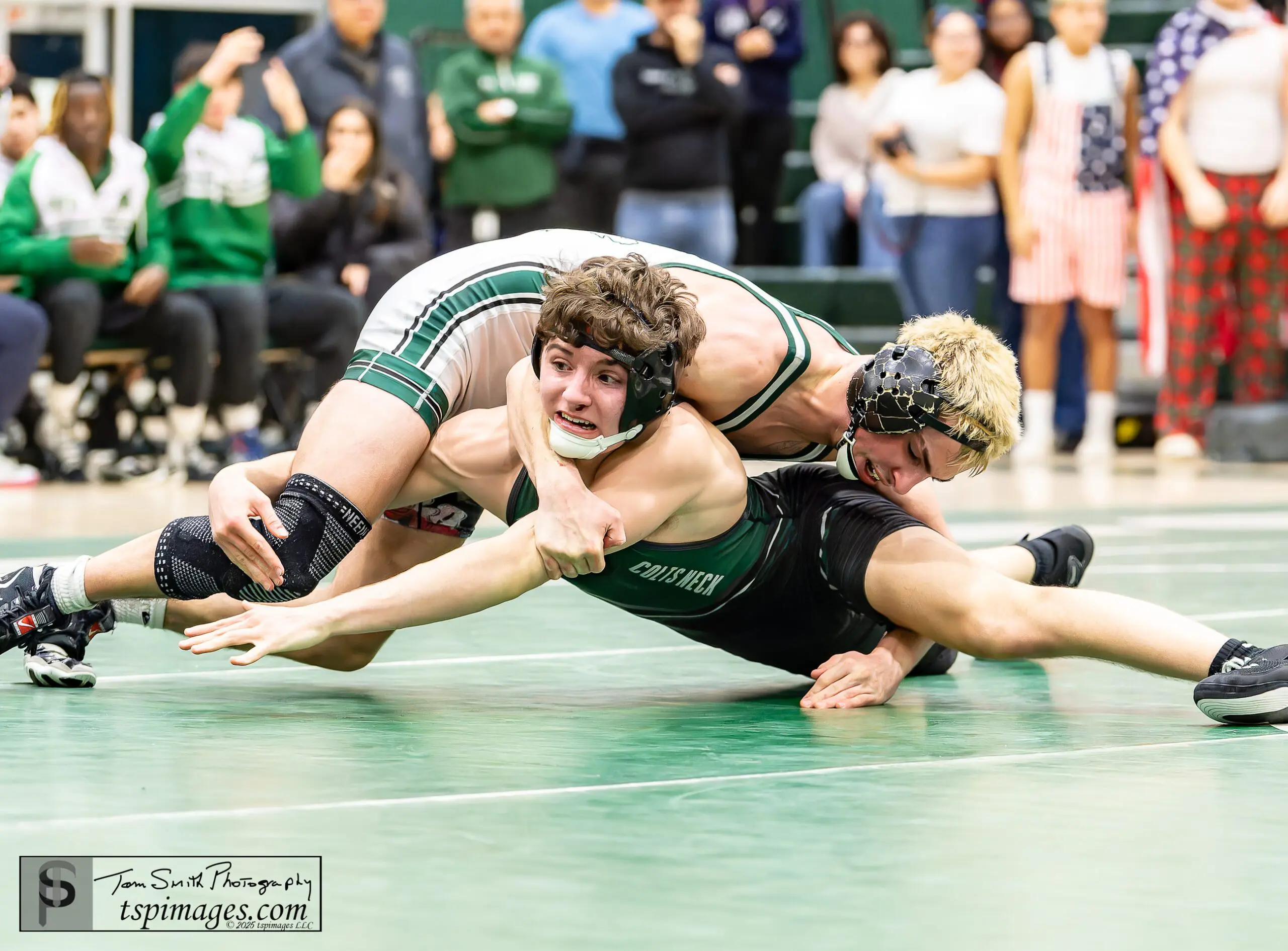 138lb CN Michael Borao vs LB Matthew Munson - Shore Sports Insider Photo credit: Tom Smith | tspsportsimages.com - 138lb CN Michael Borao vs LB Matthew Munson
