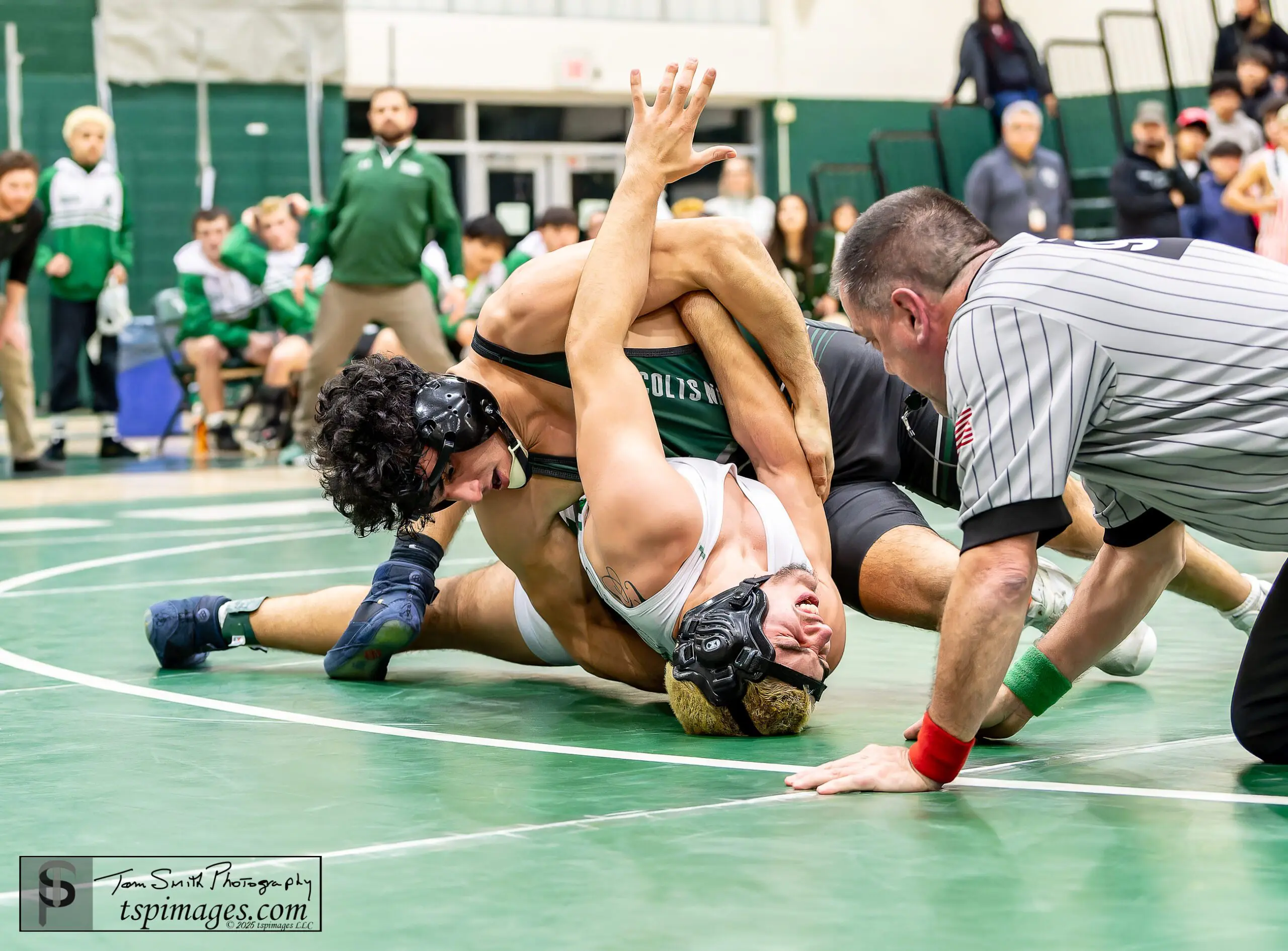165lb CN Dean Natale vs LB Evan Tracey - Shore Sports Insider Photo credit: Tom Smith | tspsportsimages.com - 165lb CN Dean Natale vs LB Evan Tracey