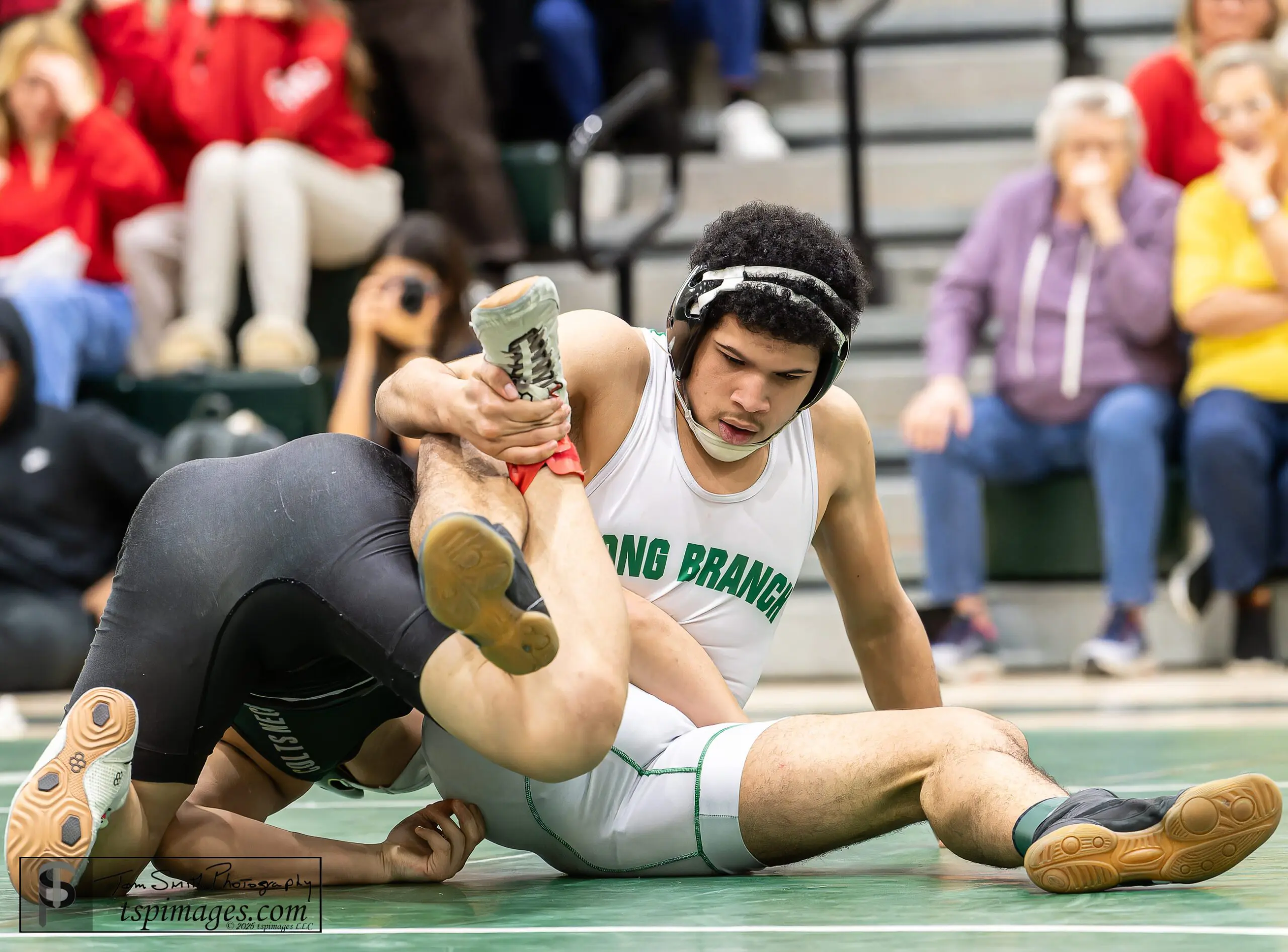 190lb CN Cooper Mah vs LB Jesus Marino-Quionones - Shore Sports Insider Photo credit: Tom Smith | tspsportsimages.com - 190lb CN Cooper Mah vs LB Jesus Marino-Quionones