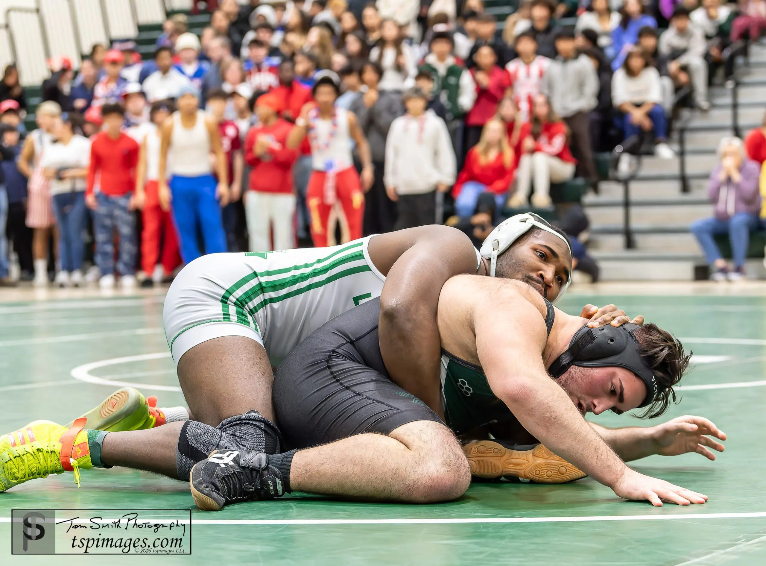 215lb CN Anthony Moriano vs LB Tyler Taylor - Shore Sports Insider Photo credit: Tom Smith | tspsportsimages.com - 215lb CN Anthony Moriano vs LB Tyler Taylor