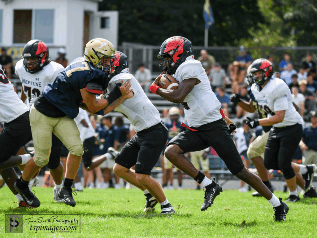 Quarterback Caleb Brown-Mason and Neptune are trying to win four straight for the first time in 11 years. (Photo by Tom Smith/tspimages.com) 